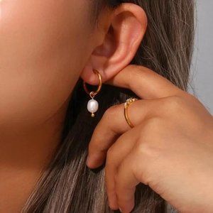New 18K Gold Fresh Water Pearl Hoop Earrings, NICE EARRINGS, CUTE EARRINGS